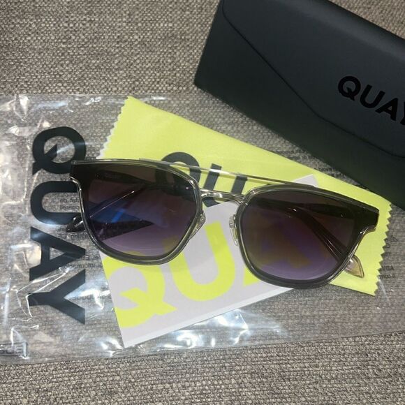 NWT QUAY AUSTRALIA- Getaway Sunglasses- Gray, Smoke in Original packaging.